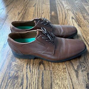Clarks Men’s Widden Plain Oxfords Dress Shoes Brown size 12 M only worn once!
